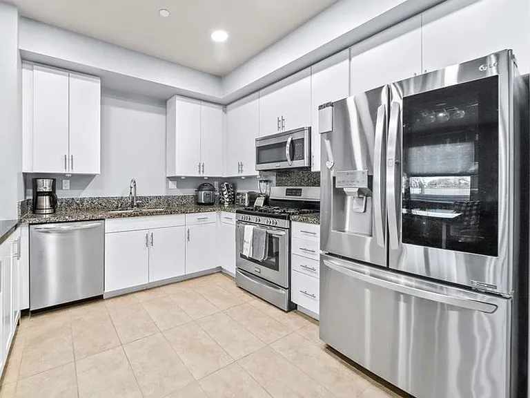 801 S Anaheim Blvd #106 — Photo 1