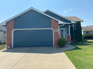2219 E Curtis Ct, Derby, KS 67037