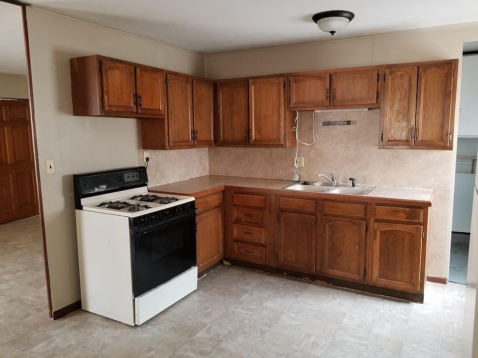 2nd image of 1041 S Yale Ave