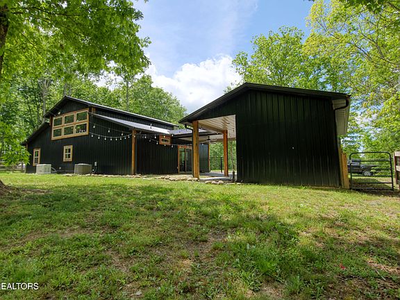 29th image of 279 Crouch Branch Ln
