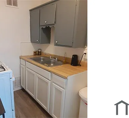 1841 S Harris Ave — Photo 4