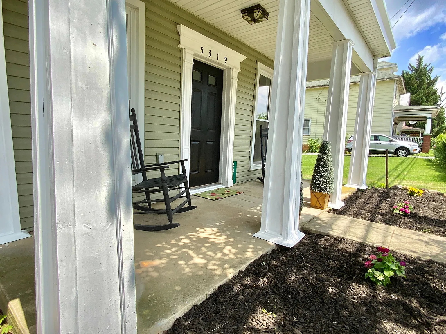 2 bed, 1.0 bath, 1048 sqft, $1,375 — Photo 3