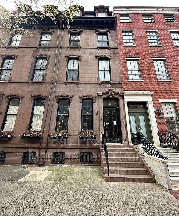 1st image of 1028 Spruce St APT 5
