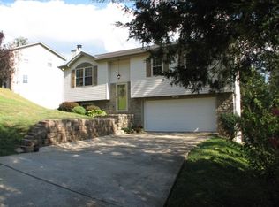 126 Heritage Hills Dr, Saint Albans, WV 25177