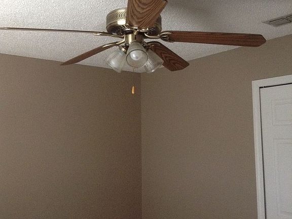 5th image of 2474 Baffin St