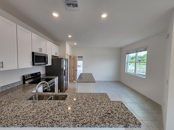 5th image of 34169 Rogallo Ln