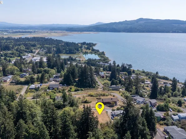 D St #900-901, Bay City, OR 97107