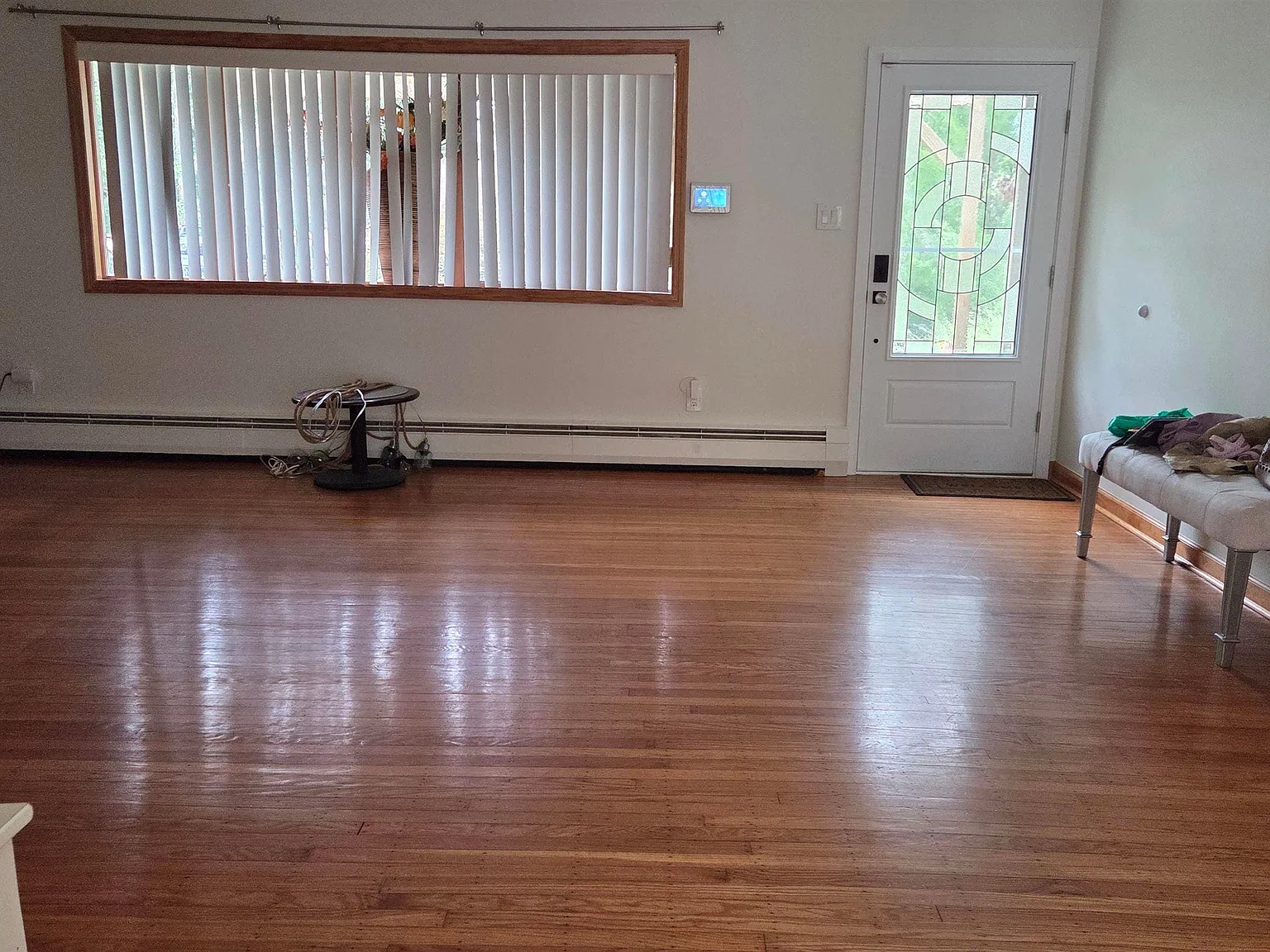 3 bed, 2.0 bath, 1700 sqft, $3,350 — Photo 4