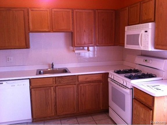 2nd image of 25997 Franklin Pointe Dr #1