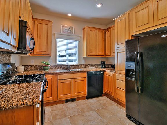 3rd image of 433 Sylvan Ave Spc 144