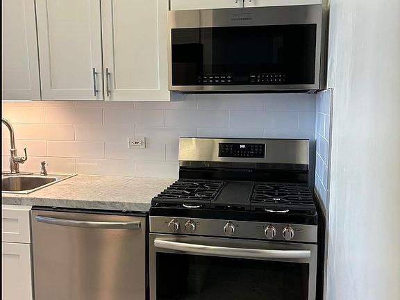 4th image of 7002 Boulevard East APT 25C