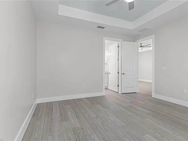 26221 Sandhill Blvd — Photo 16