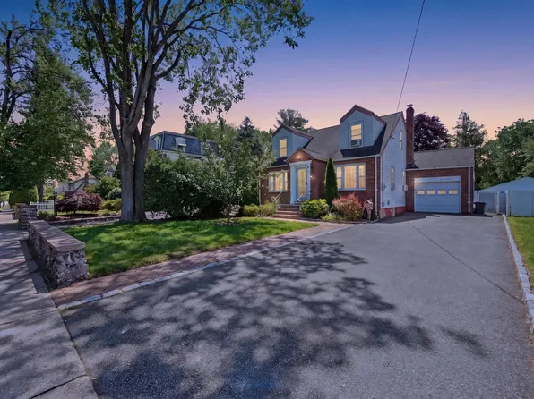 319 E Madison Ave, Dumont, NJ 07628