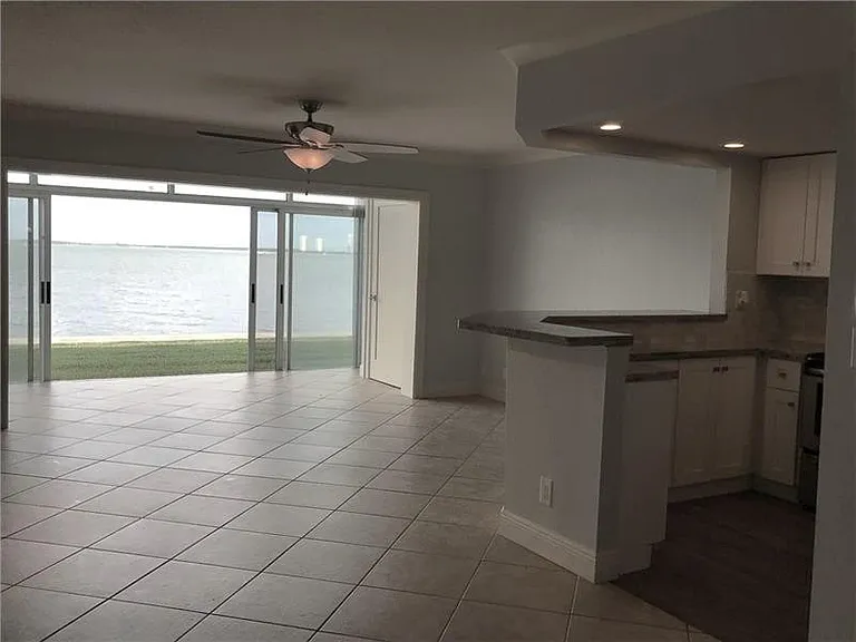 400 Wilma Cir #105 — Photo 3