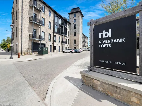 19 Guelph Ave #301, Cambridge, ON N3C 1A2