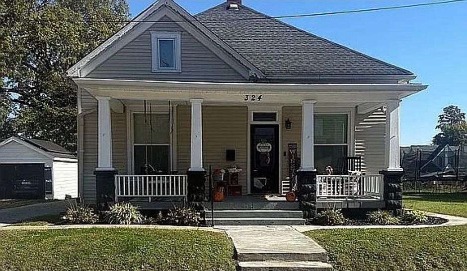 1st image of 324 S 1st St