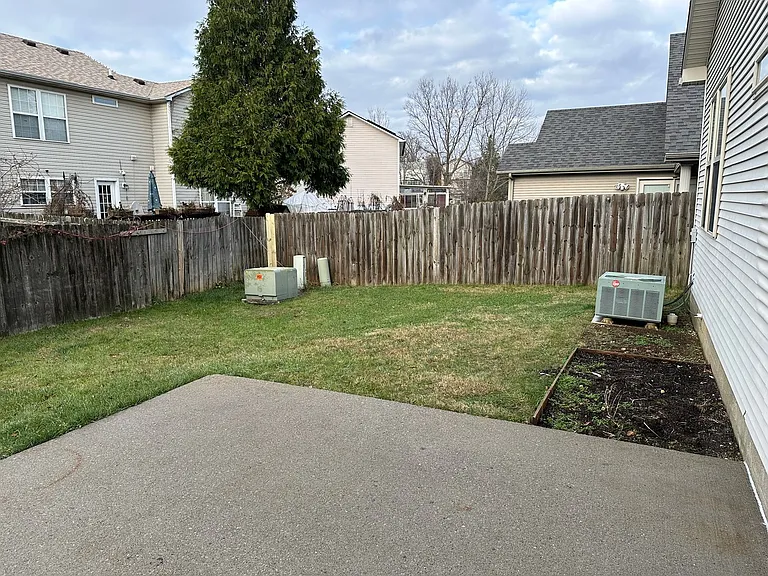 333 Spring Valley Ln — Photo 22