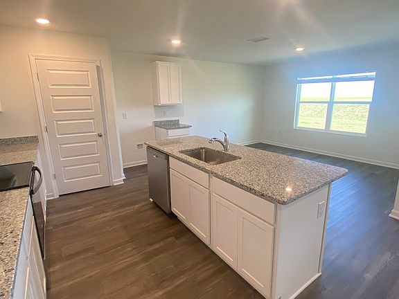4th image of 22263 Aleutian Ave