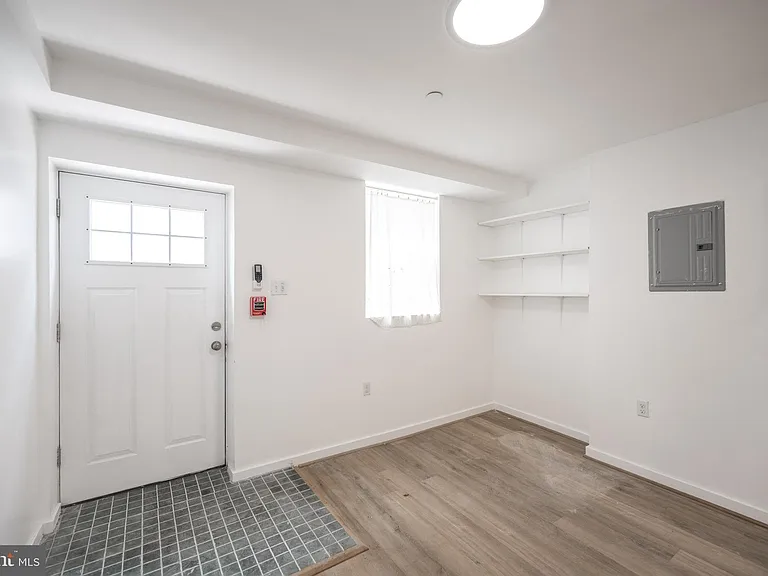 711 W Thompson St #1F — Photo 13