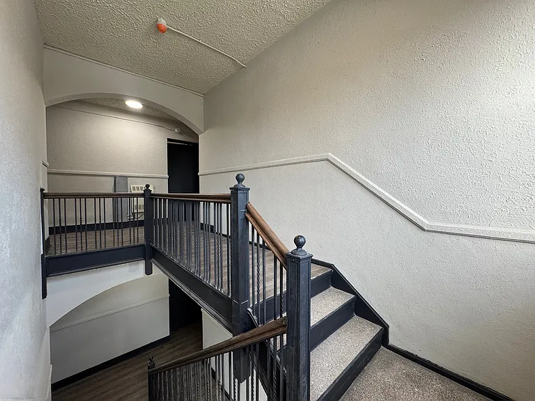 74 Shepherd St W #9 — Photo 12
