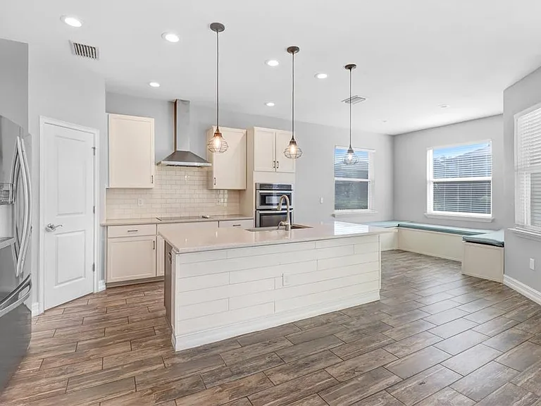 16325 Hyde Manor Dr — Photo 8