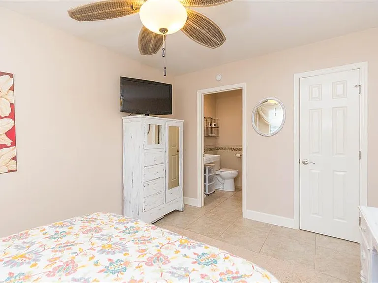 4206 W Wisconsin Ave — Photo 26