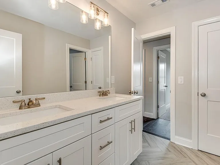 35 Sudderth St — Photo 41