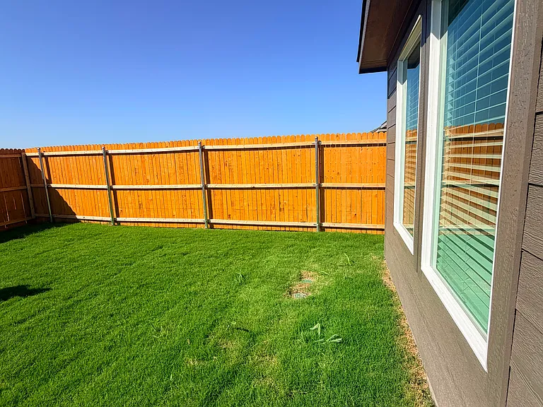 1832 Sanderling St — Photo 13
