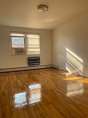 3rd image of 188 Bay 47 St Unit 2