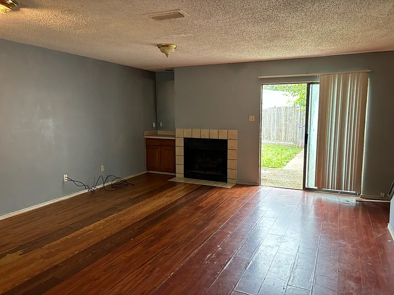 1368 Old Jamestown Ct — Photo 5