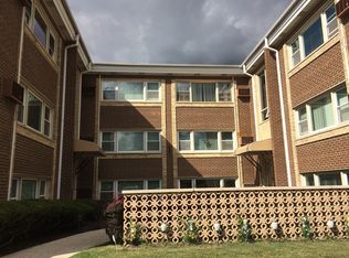 2257 Des Plaines Ave #3SW, North Riverside, IL 60546