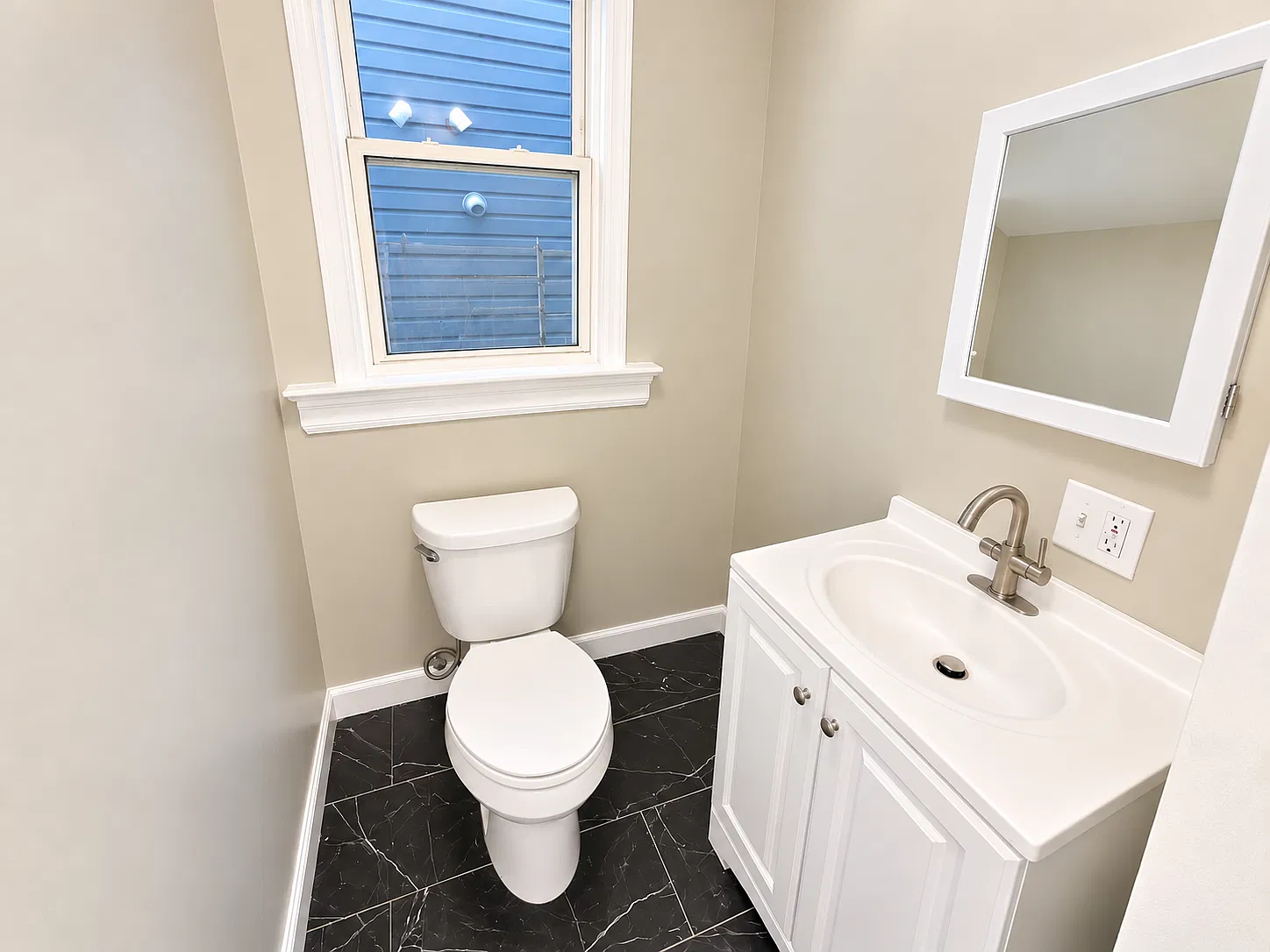 3 bed, 1.5 bath, 1200 sqft, $1,995 — Photo 4