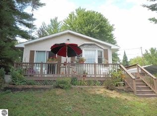 591 N Scott Dr, Farwell, MI 48622