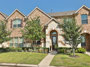 9146 Sunlight Oak Ln, Houston, TX 77070