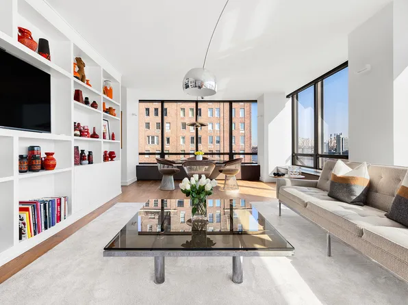 870 United Nations Plaza image 1 of 11