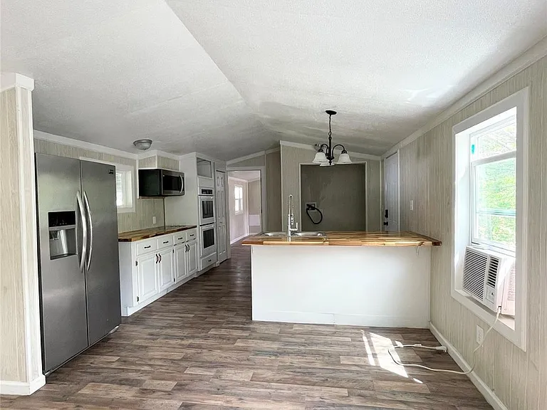 433 Capricorn Dr — Photo 11