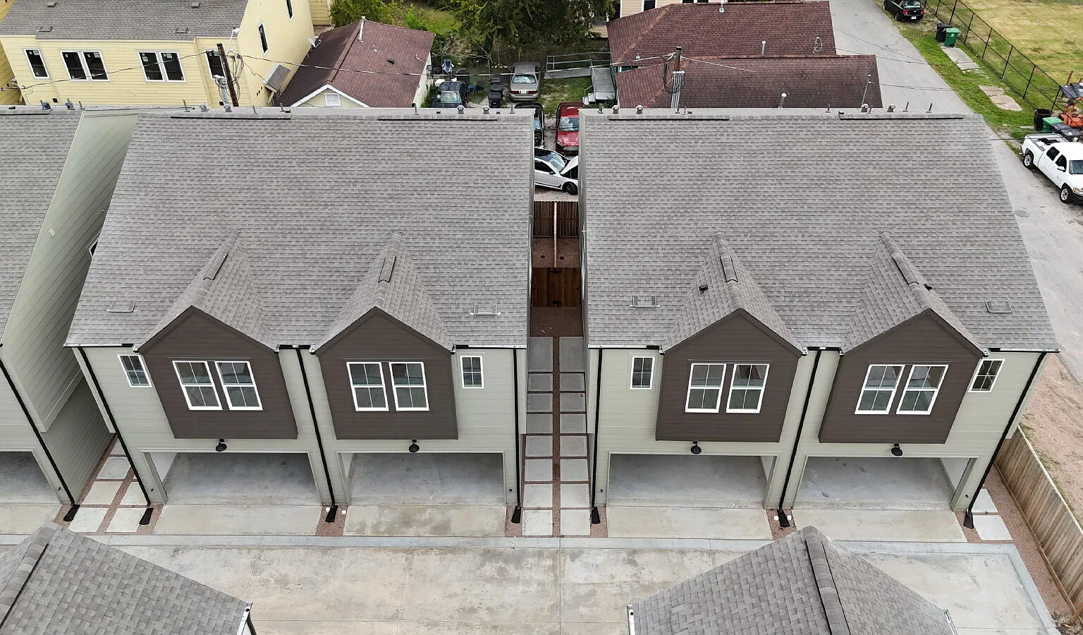 3 bed, 2.5 bath, 1390 sqft, $1,950 — Photo 1