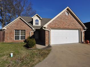 719 N Broad St, Chandler, TX 75758