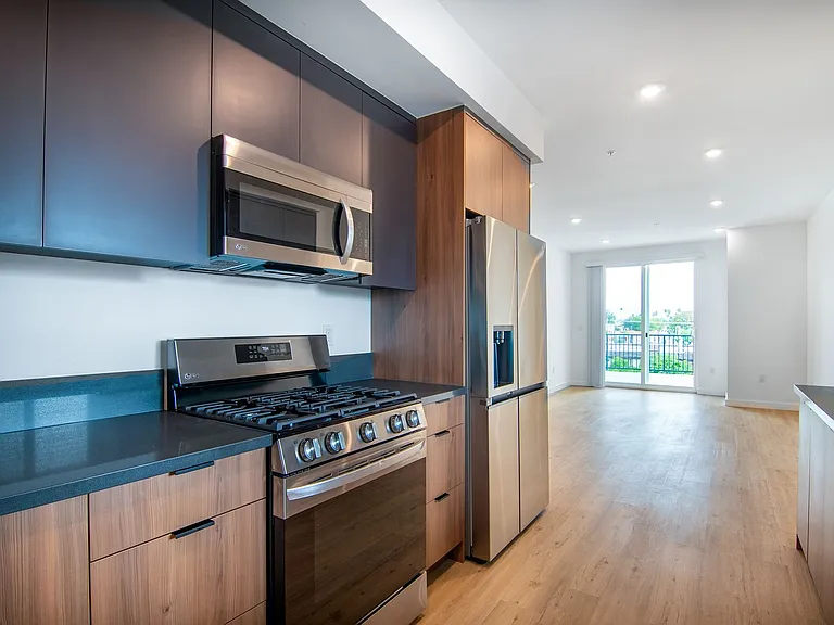 14333 Sylvan St — Photo 44