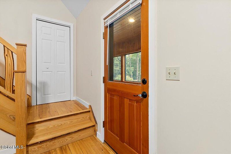 5th image of 125 Murray Road