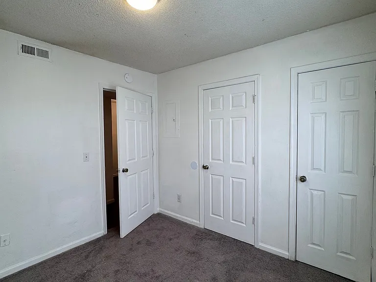 519 Mystic Dr #C — Photo 25