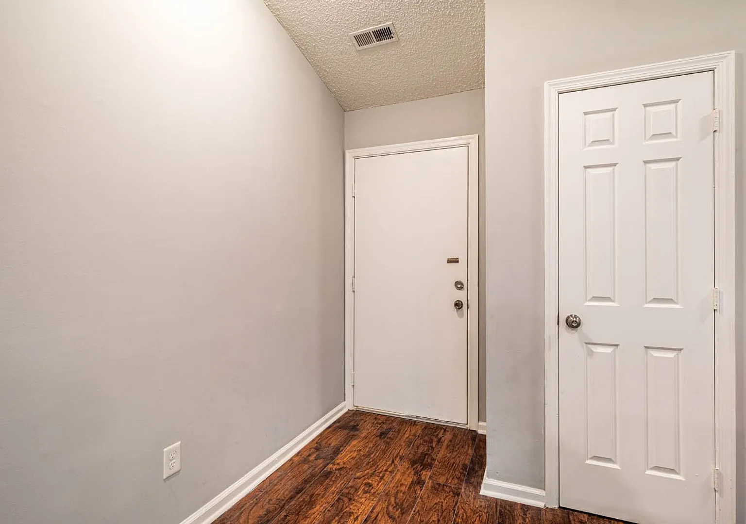 1320 Park Glen Drive #304 — Photo 3