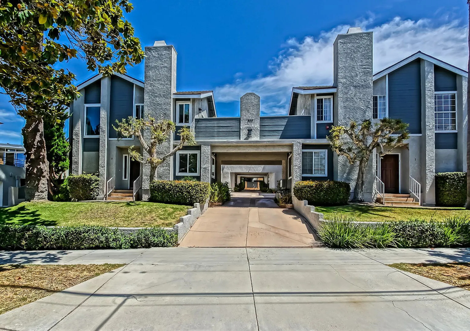 Remodeled, Bright & Airy, 2-Story Front Townhouse w/ Dual Primary Suite Layout, Bright & Open Liv... — Photo 2