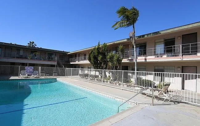 Krisden Apts — Photo 6