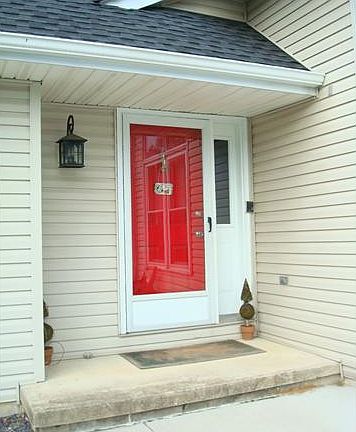 Welcome to 824 Bess Lane!