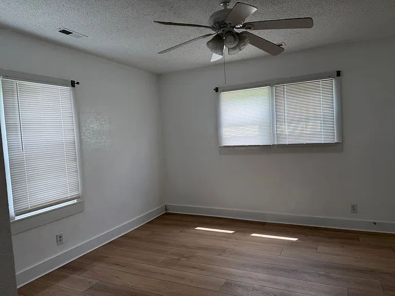 813 S Lillian Ave — Photo 8