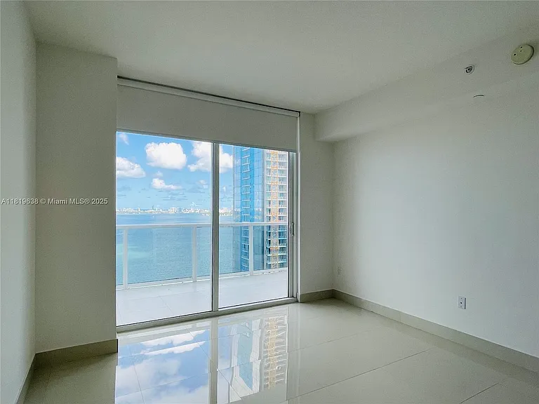 600 NE 27th St #232 — Photo 13