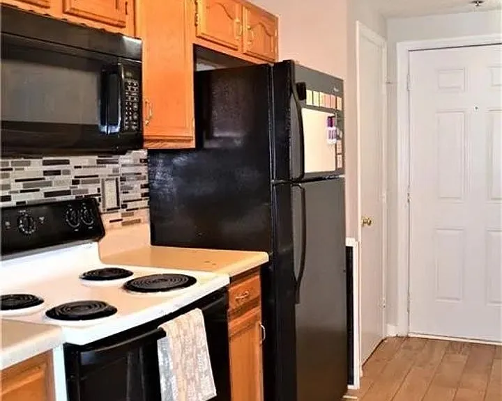1649 Arlyn Cir #A — Photo 20