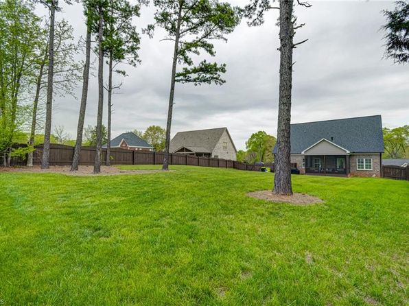 231 Plumstead Ln, Clemmons, NC 27012