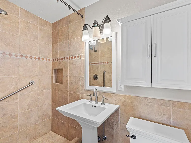 2506 Ardilla Ct — Photo 19